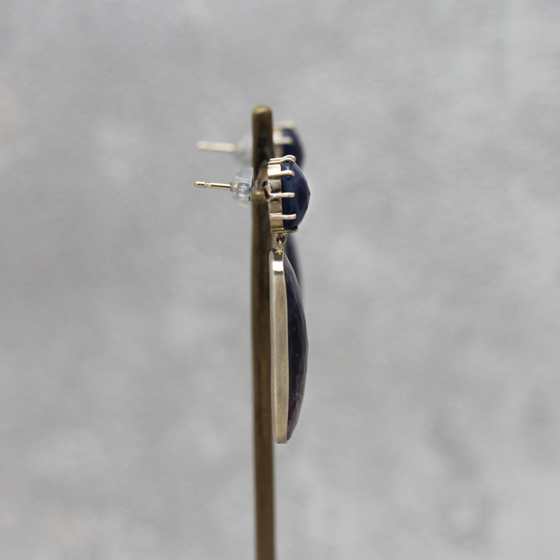 ブルーサファイア × スモーキーピンクサファイア　ピアス