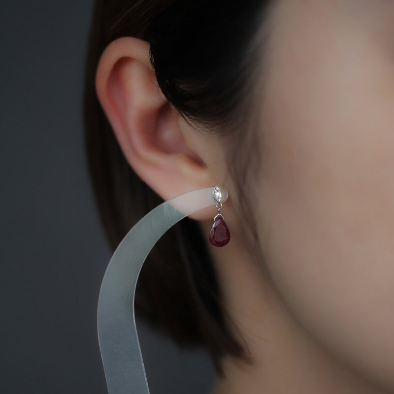 ルビー ピアス