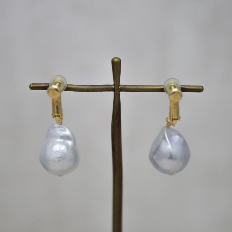 白蝶バロックパール イヤリング