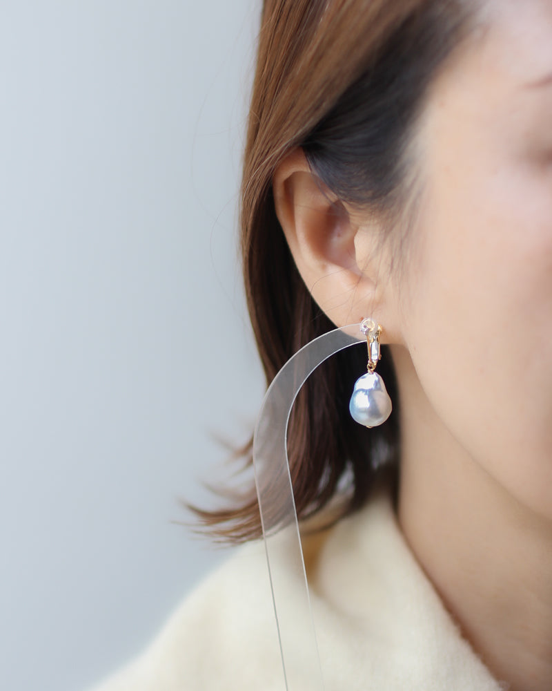 白蝶バロックパール イヤリング