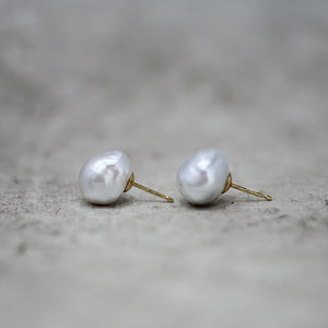 11mm 白蝶バロックパール ピアス