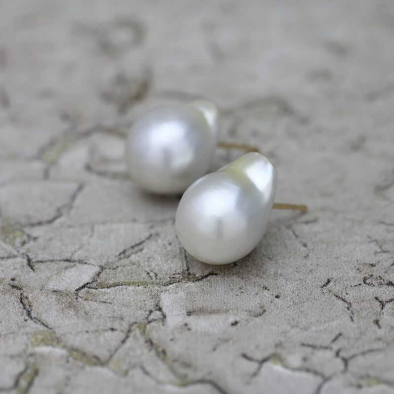 13mm 白蝶バロックパール ピアス