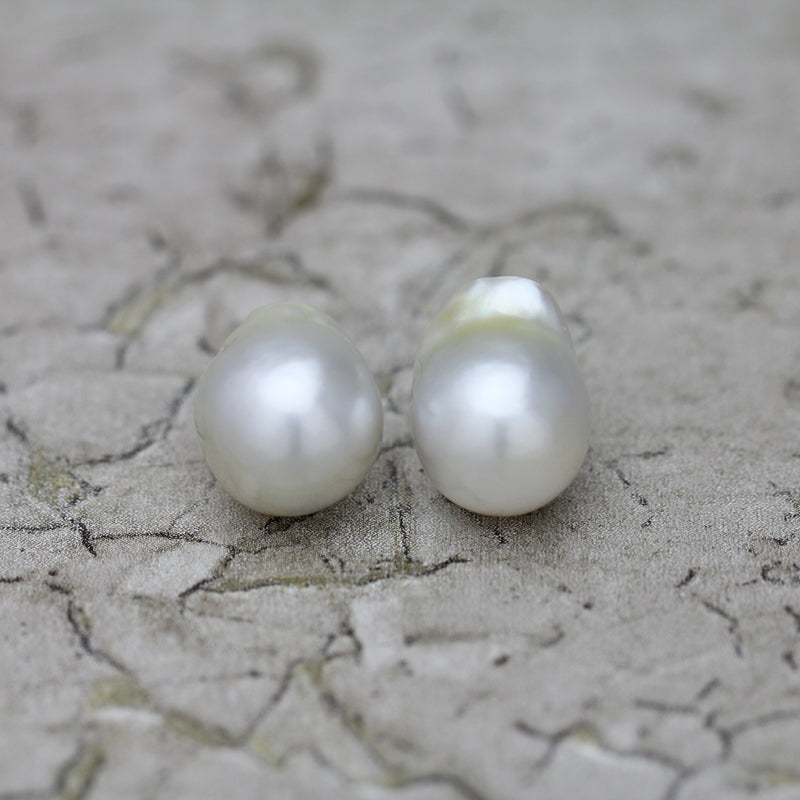 13mm 白蝶バロックパール ピアス