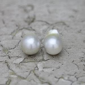 13mm 白蝶バロックパール ピアス