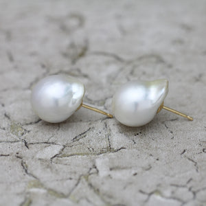 13mm 白蝶バロックパール ピアス