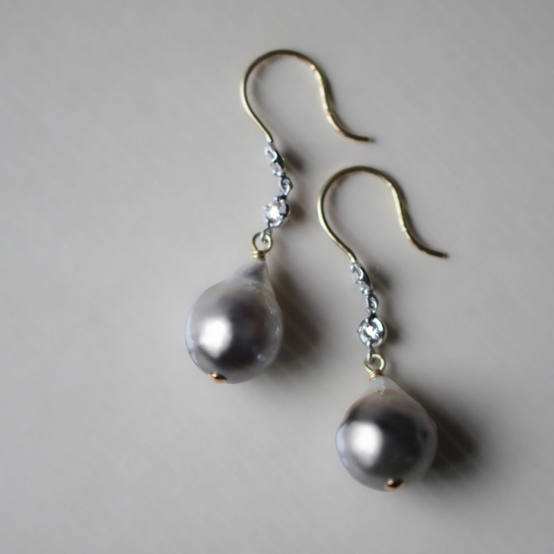 10mm 黒蝶バロックパール フックピアス