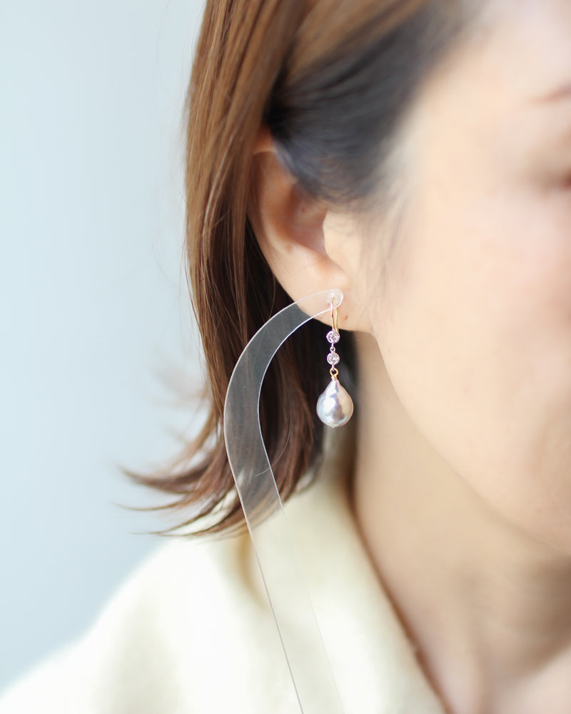 10mm 黒蝶バロックパール フックピアス