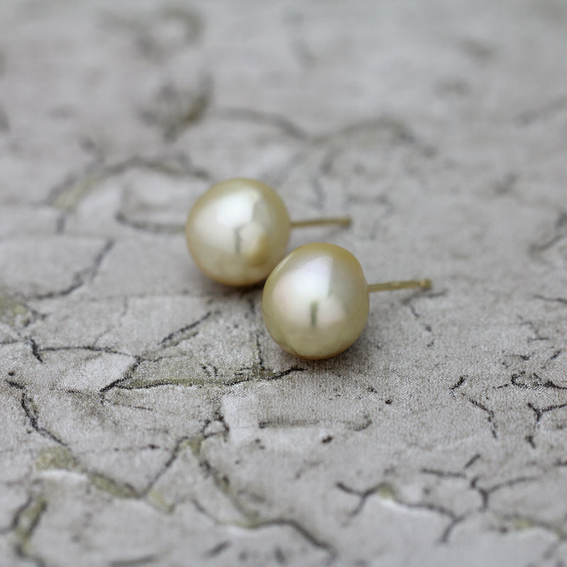 11mm 白蝶バロックパール ピアス