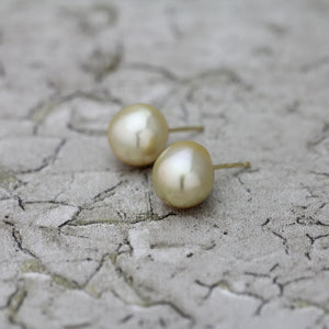 11mm 白蝶バロックパール ピアス
