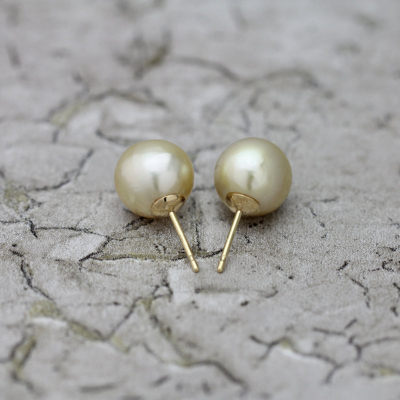 11mm 白蝶バロックパール ピアス