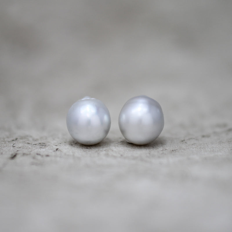 11mm 白蝶バロックパール ピアス