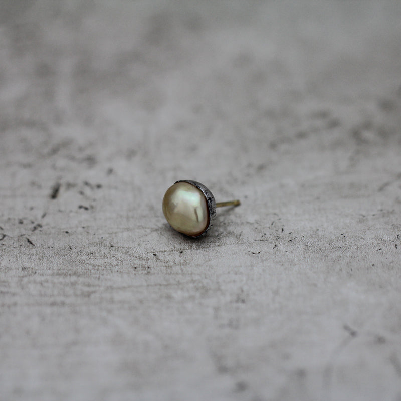 白蝶ケシパール 9mm シングルピアス
