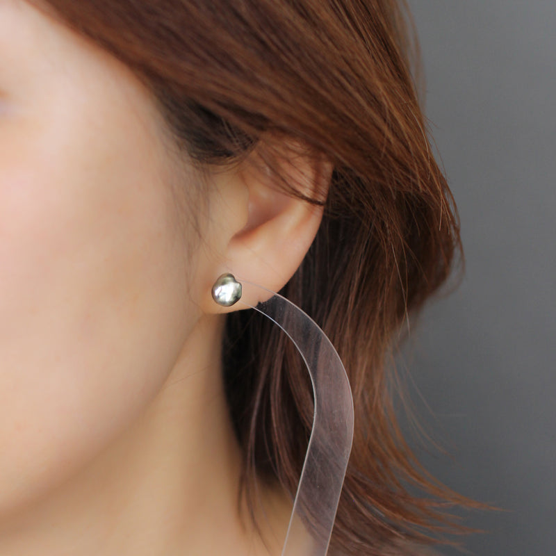 7mm 黒蝶ケシパール ピアス