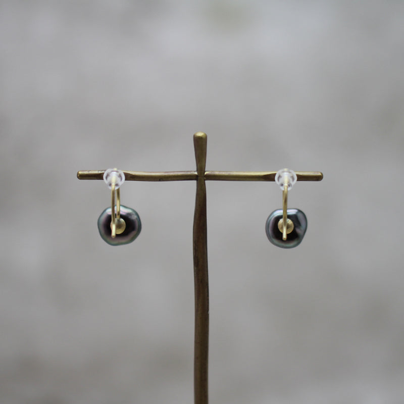 8mm 黒蝶ケシパール フックピアス