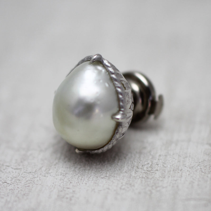 白蝶バロックパール ブローチ